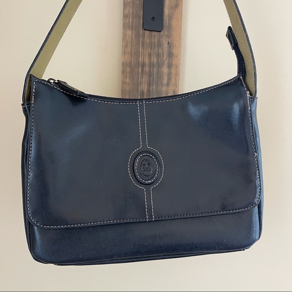 MONDANI | Vintage Black Leather Shoulder Purse - Picture 4 of 11